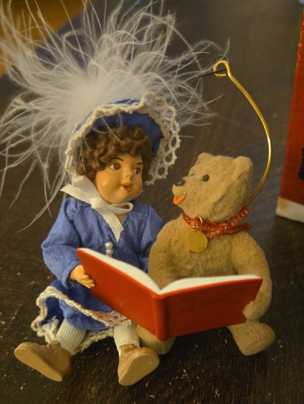 Ornament - Beverly and Teddy (Blue) - Picture 4 of 6